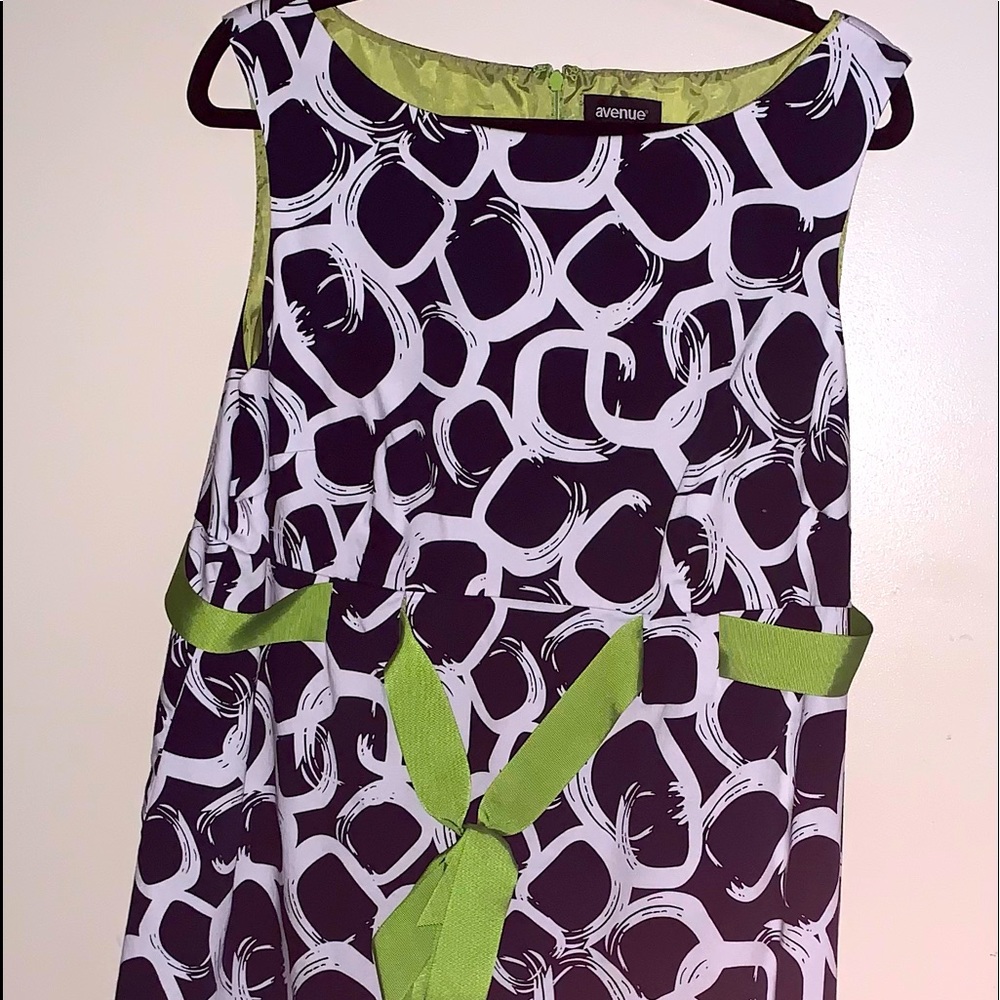 Avenue 14 lined knee length dress